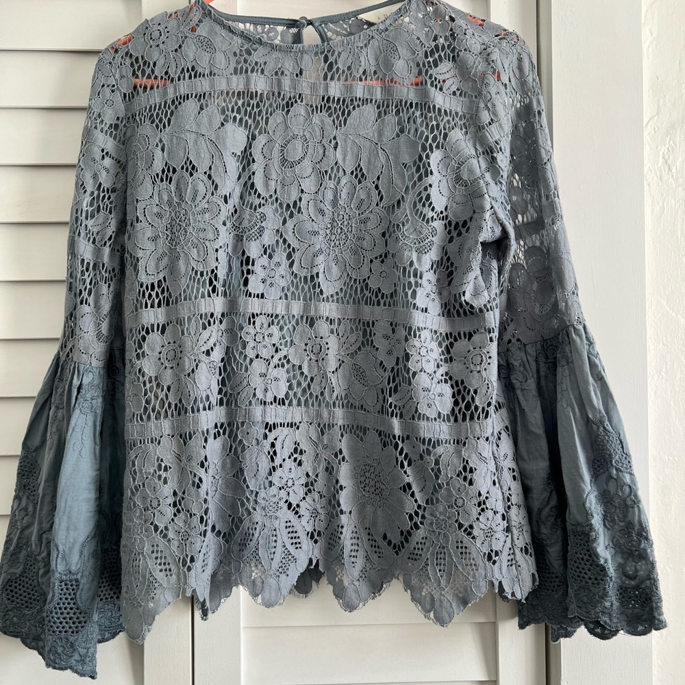 Adiva Silver Floral Lace Blouse